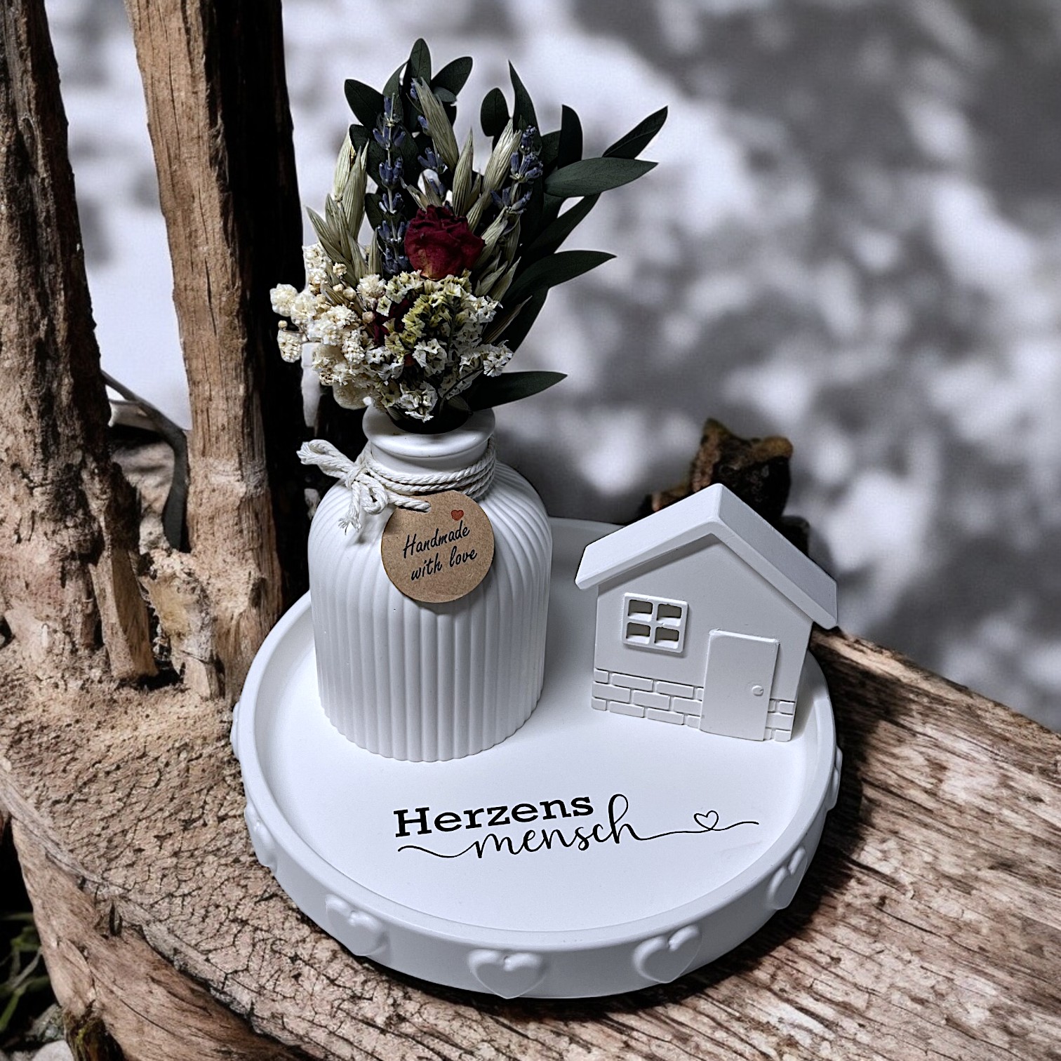 Dekoteller mit Herzen verziert Set Herzensmensch Schriftzug geriffelte Vase oder als Stabkerzenhalter Strandhaus Dekohaus aus Raysin